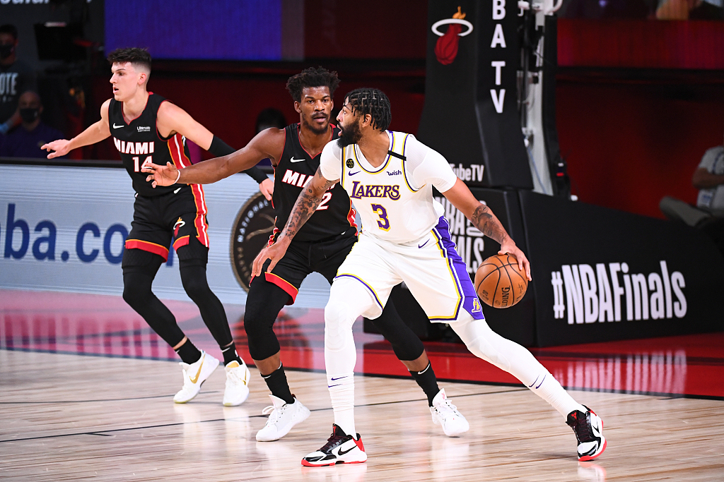 山西队力克热火，浓眉哥点燃赛场