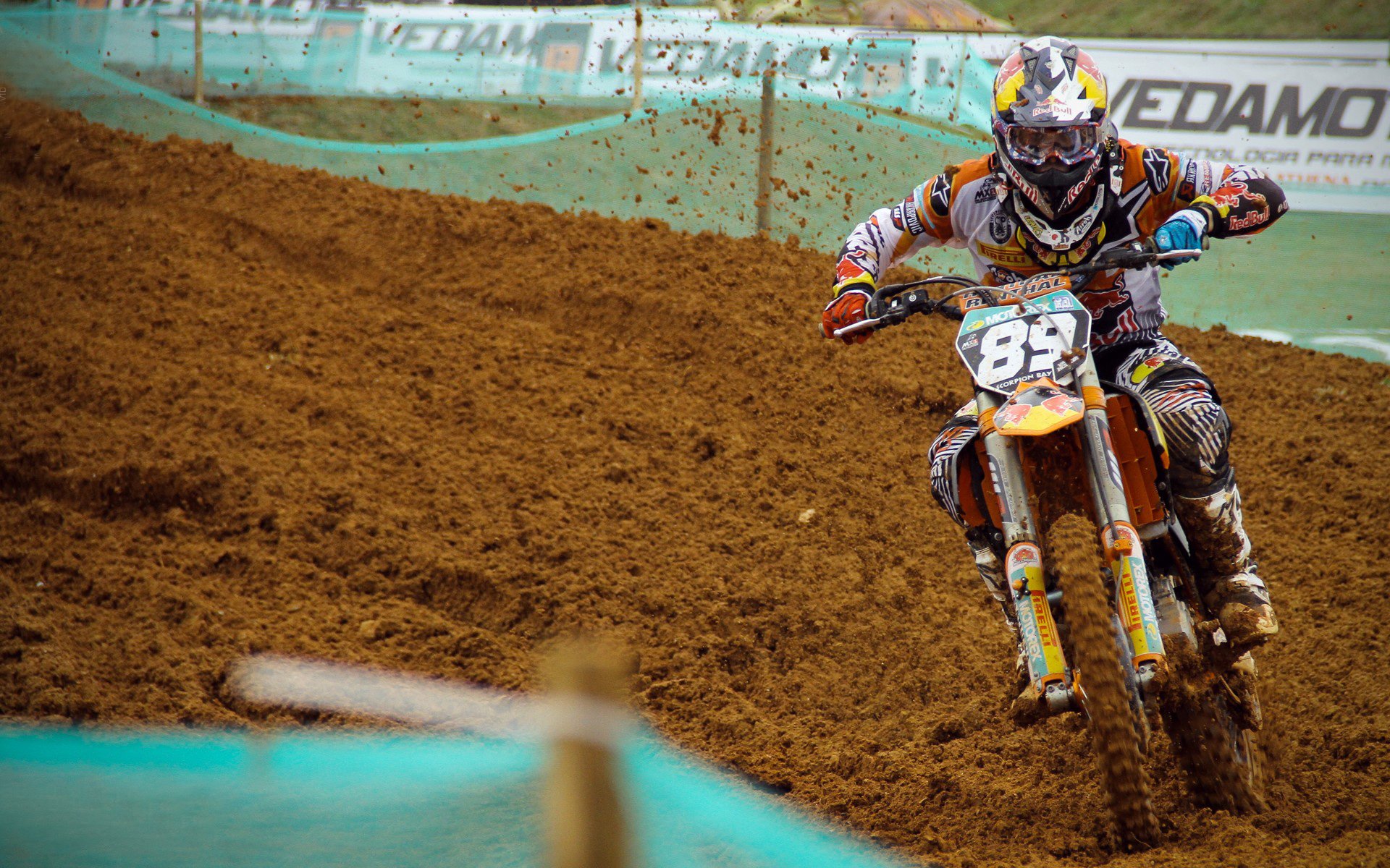 西决生死战，当篮球场成为美国霸权的残酷隐喻