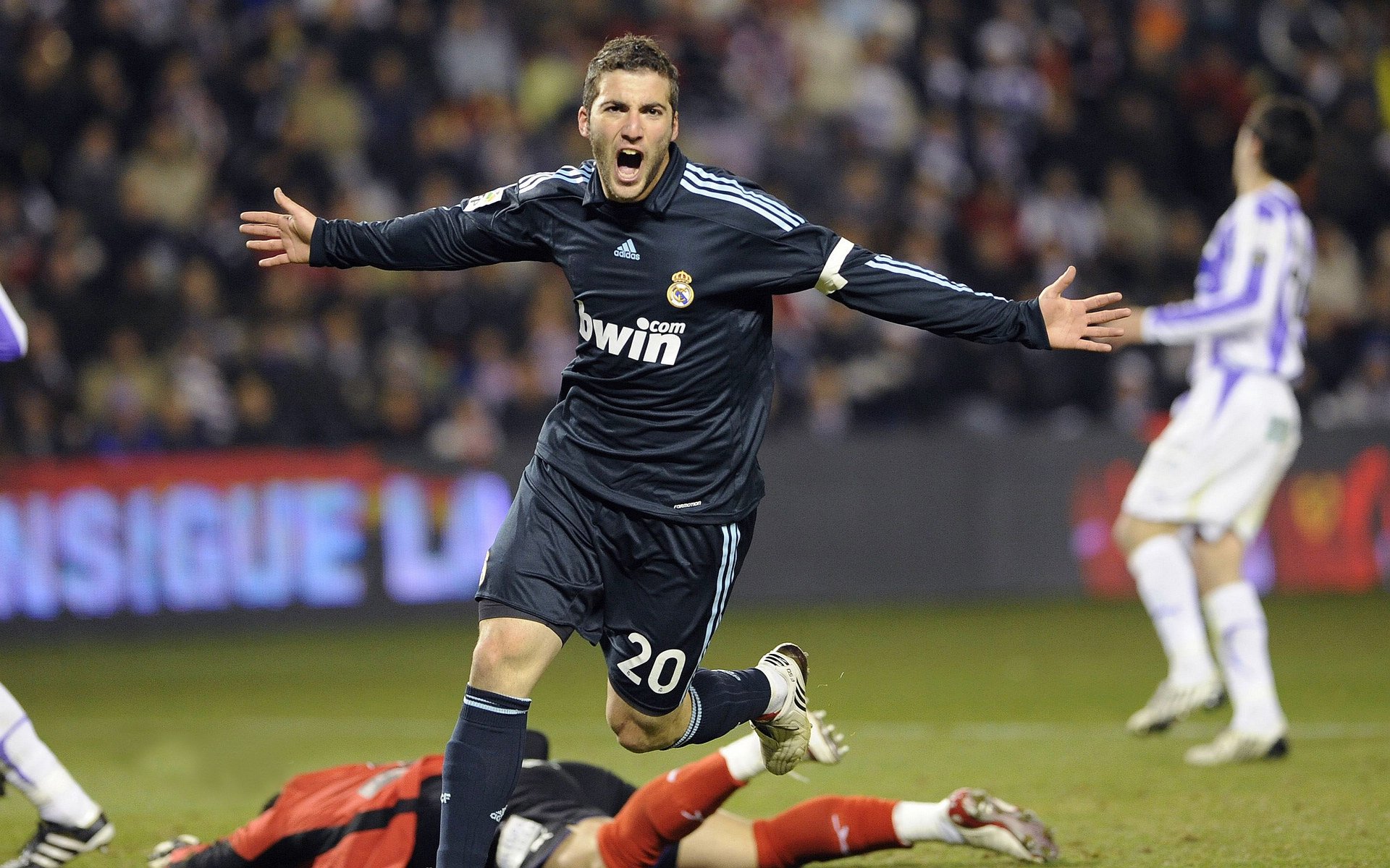 厄瓜多尔关键战突围洪都拉斯，马丁内利成为关键先生